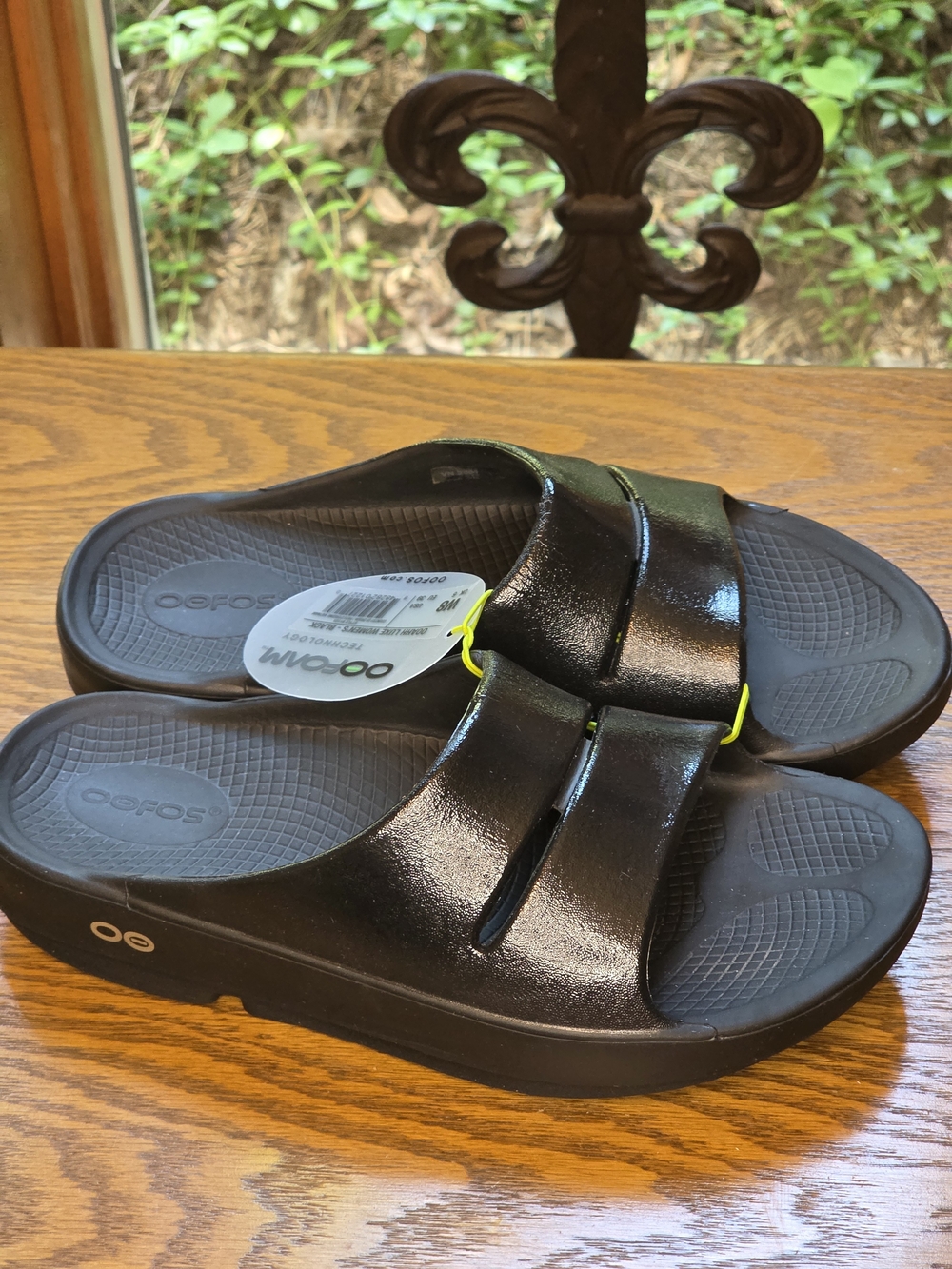 OOFOS  Ooahh Luxe Womens Black Slide Sandals Sz 39, W/8